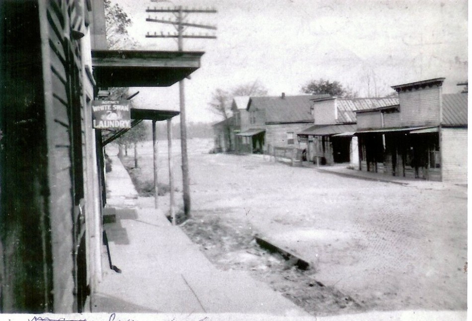 035 Main Street toward river